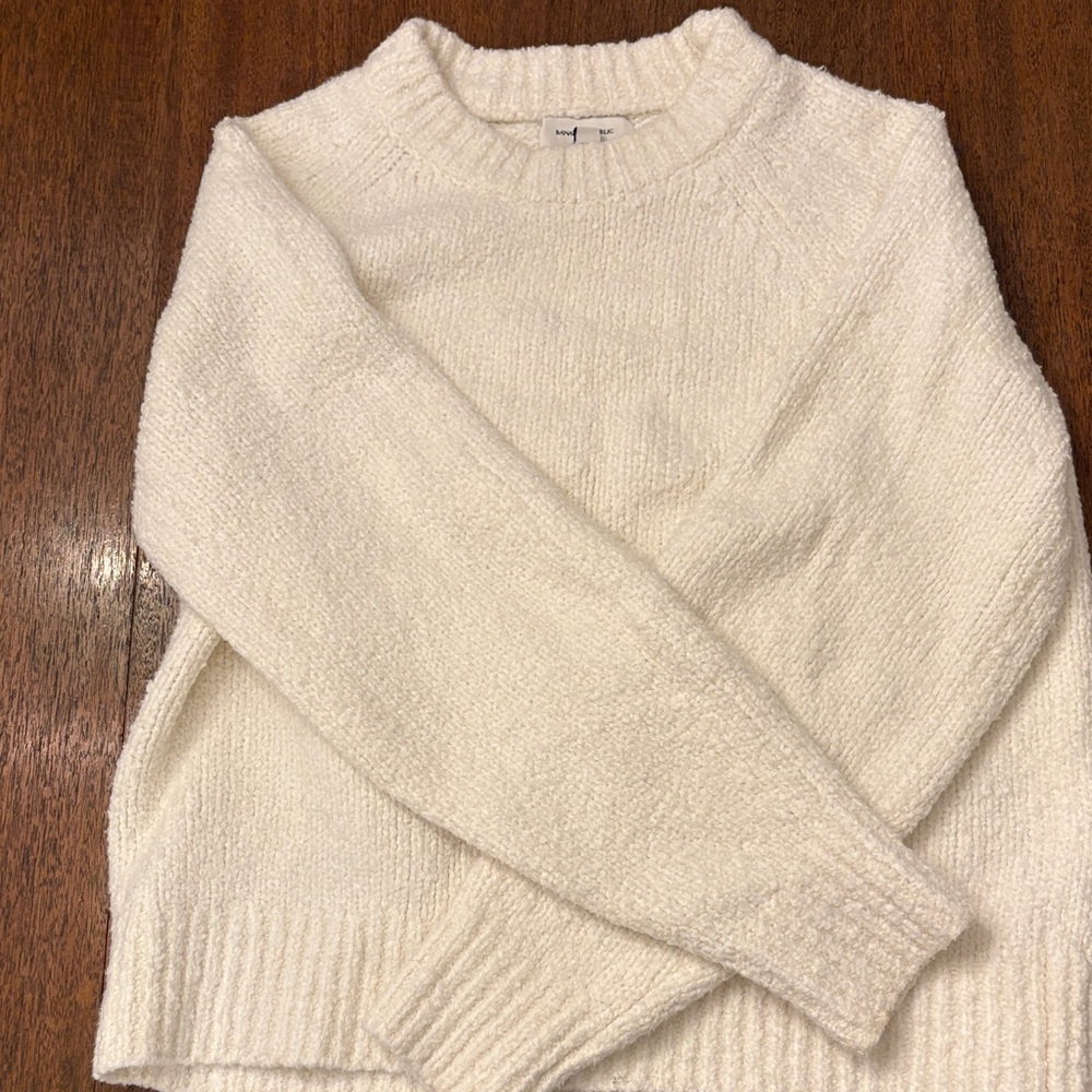 Banana Republic Cream Crew Neck Sweater